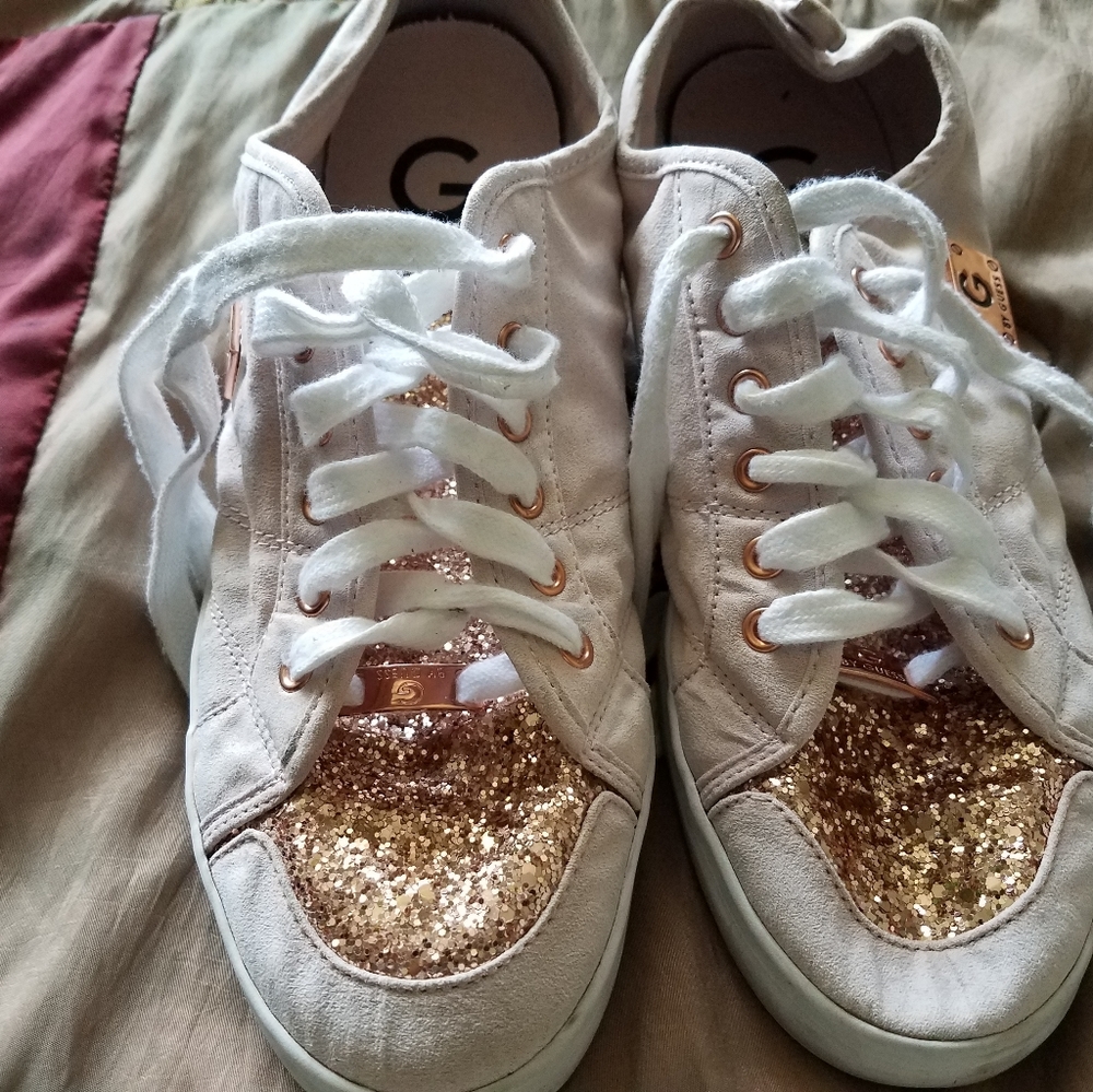 Guess sneakers. size 10
